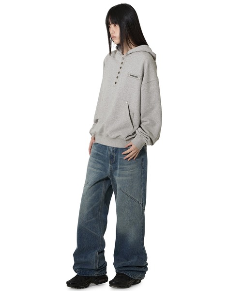 Openyard(オープンヤード)の「『Openyard/オープンヤード』RIVET HENLEY HOODIE/リベットヘンリーフーディーパーカー(パーカー・メンズ・グレー/ブラック・M/L)」の10枚目の写真