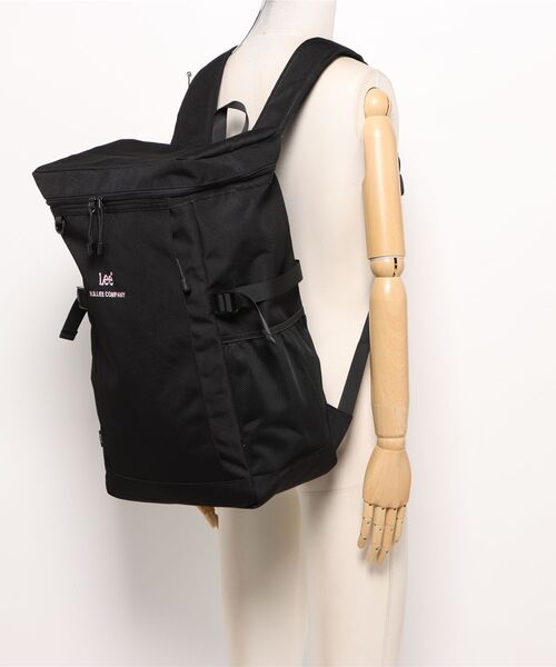 Lee(リー)の「【Lee/リー】【容量29L 撥水ポリエステル素材を使用】ボックスリュックB 大容量 通勤 通学 部活 アウトドア Dカン付き(バックパック/リュック・レディース・ホワイト/ピンク/ライトグリーン・FREE)」の4枚目の写真