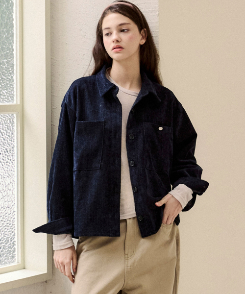 LUSIDA（ルシダ）の「ベロア オーバーサイズ シャツジャケット_2 Colors（シャツ/ブラウス・レディース・ベージュ/ネイビー・FREE）」の3枚目の写真