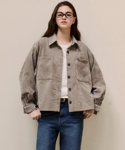 LUSIDA（ルシダ）の「ベロア オーバーサイズ シャツジャケット_2 Colors（シャツ/ブラウス・レディース・ベージュ/ネイビー・FREE）」の7枚目の写真