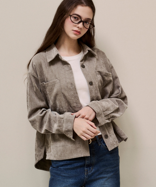 LUSIDA（ルシダ）の「ベロア オーバーサイズ シャツジャケット_2 Colors（シャツ/ブラウス・レディース・ベージュ/ネイビー・FREE）」の8枚目の写真