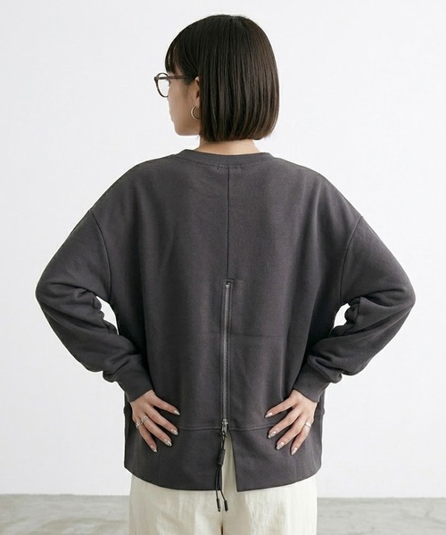 CRB(シーアールビー)の「バックジップ付デザイントップス(Tシャツ/カットソー・レディース・ブラック/オフホワイト/チャコール・F)」の6枚目の写真