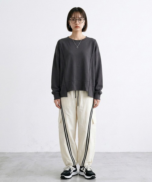 CRB(シーアールビー)の「バックジップ付デザイントップス(Tシャツ/カットソー・レディース・ブラック/オフホワイト/チャコール・F)」の7枚目の写真