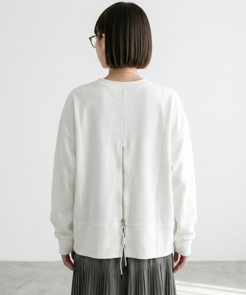 CRB(シーアールビー)の「バックジップ付デザイントップス(Tシャツ/カットソー・レディース・ブラック/オフホワイト/チャコール・F)」の14枚目の写真