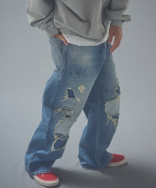 ADAM PATEK(アダムパテック)の「mp15540-repaired trace selvedge washed denim デニムパンツ(AP2628008)(デニムパンツ・メンズ・ホワイト/ブルー・1/2/3)」の2枚目の写真