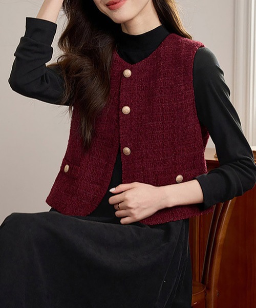 Doux Belle（ドゥーベル）の「ツイード調金ボタンノーカラーベスト（ベスト・レディース・レッド・X-LARGE/LARGE/MEDIUM）」の8枚目の写真