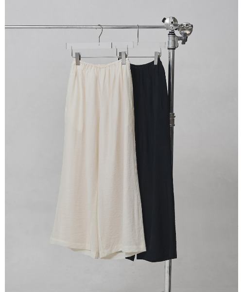 TODAYFUL（トゥデイフル）の「Easy Sheer Pants（その他パンツ・レディース・ブラック/キナリ・36inch/38inch）」の3枚目の写真