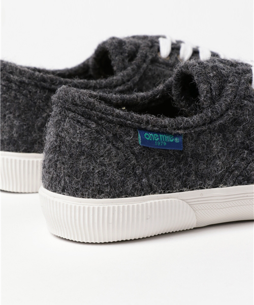 One Mile（ワンマイル）の「レースアップスニーカー (OM-722)（スニーカー・レディース・グレー/ホワイト×ブラック/ネイビー・22.5cm/24.0cm/23.0cm/24.5cm/23.5cm）」の10枚目の写真