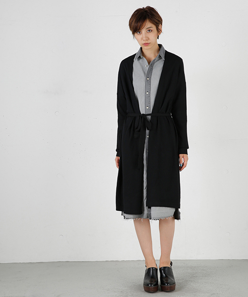 MOUSSY（マウジー）の「Loosely light gown（カーディガン/ボレロ・レディース・カーキ/ブラック/トップグレー/ピンク/ブラウン・FREE）」の2枚目の写真