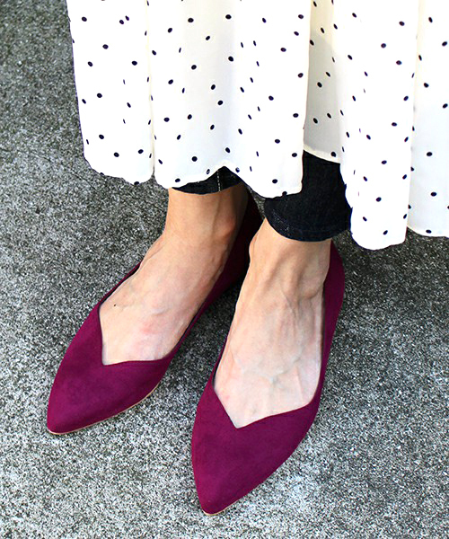 JELLY BEANS（ジェリービーンズ）の「【Made in Japan】【WEB限定】Vカットプレーンパンプス(124-1130)JELLY BEANS(ジェリービーンズ)（パンプス・レディース・ネイビー/ブラック/グレー/ダークベージュ/チェリーピンク/ダークグリーン/ブルー/イエロー/ライトグレー/パープル/ダークグレー/グリーン/マスタード/レオパード/ラベンダー/パイソン/ベージュ系その他/ローズ/ダークラベンダー/アニマル/ブラウン系その他/ライトブラウン/ライトブルー/ライトベージュ/ピンクベージュ/ライトイエロー/ライトピンク/ライトパープル/ドット/スモークピンク/ライトグリーン/ゼブラ・24/25/25.5/22.5/23.5/22/24.5/23/21.5）」の17枚目の写真