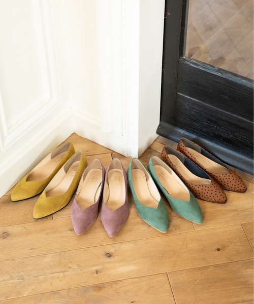 JELLY BEANS（ジェリービーンズ）の「【Made in Japan】【WEB限定】Vカットプレーンパンプス(124-1130)JELLY BEANS(ジェリービーンズ)（パンプス・レディース・ネイビー/ブラック/グレー/ダークベージュ/チェリーピンク/ダークグリーン/ブルー/イエロー/ライトグレー/パープル/ダークグレー/グリーン/マスタード/レオパード/ラベンダー/パイソン/ベージュ系その他/ローズ/ダークラベンダー/アニマル/ブラウン系その他/ライトブラウン/ライトブルー/ライトベージュ/ピンクベージュ/ライトイエロー/ライトピンク/ライトパープル/ドット/スモークピンク/ライトグリーン/ゼブラ・24/25/25.5/22.5/23.5/22/24.5/23/21.5）」の22枚目の写真