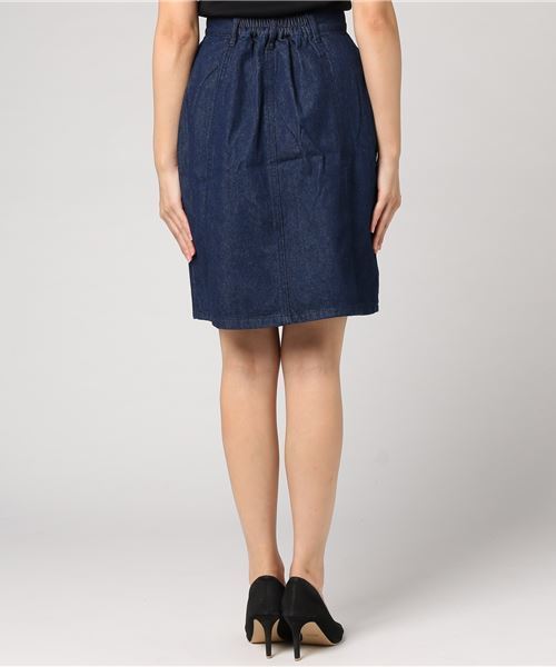 earth music&ecology（アースミュージックアンドエコロジー）の「・フロント釦デニムスカート（デニムスカート・レディース・インディゴブルー/ダークインディゴブルー・M/S）」の4枚目の写真