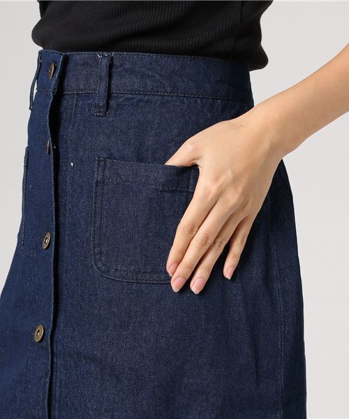 earth music&ecology（アースミュージックアンドエコロジー）の「・フロント釦デニムスカート（デニムスカート・レディース・インディゴブルー/ダークインディゴブルー・M/S）」の5枚目の写真