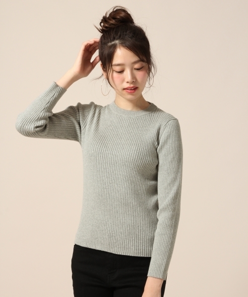 LOWRYS FARM（ローリーズファーム）の「スーピマクルーネックプルオーバー　777991 （ニット/セーター・レディース・ブラック/ライラック/オフホワイト/イエロー/ライム/グレー・MEDIUM/LARGE）」の4枚目の写真