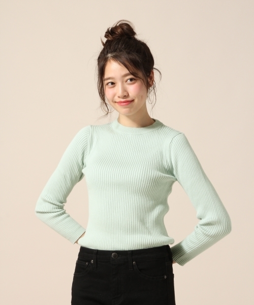 LOWRYS FARM（ローリーズファーム）の「スーピマクルーネックプルオーバー　777991 （ニット/セーター・レディース・ブラック/ライラック/オフホワイト/イエロー/ライム/グレー・MEDIUM/LARGE）」の5枚目の写真