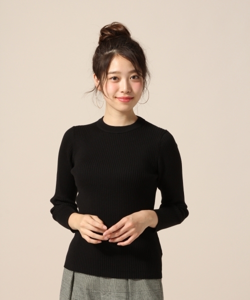 LOWRYS FARM（ローリーズファーム）の「スーピマクルーネックプルオーバー　777991 （ニット/セーター・レディース・ブラック/ライラック/オフホワイト/イエロー/ライム/グレー・MEDIUM/LARGE）」の3枚目の写真