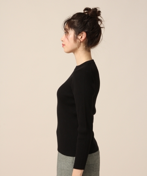 LOWRYS FARM（ローリーズファーム）の「スーピマクルーネックプルオーバー　777991 （ニット/セーター・レディース・ブラック/ライラック/オフホワイト/イエロー/ライム/グレー・MEDIUM/LARGE）」の8枚目の写真