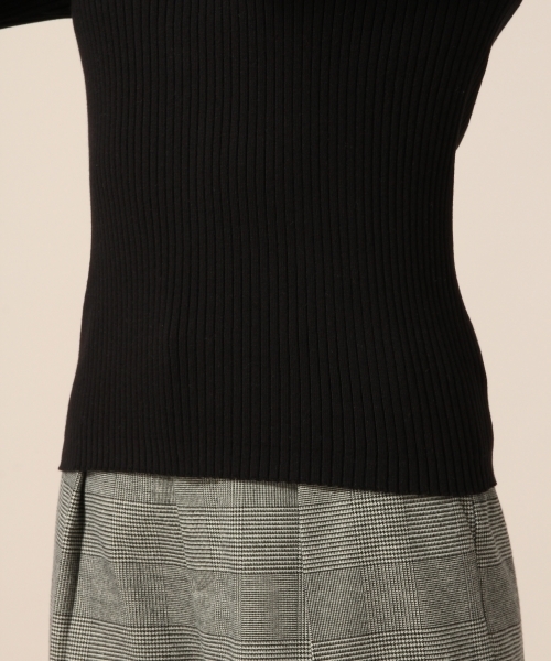 LOWRYS FARM（ローリーズファーム）の「スーピマクルーネックプルオーバー　777991 （ニット/セーター・レディース・ブラック/ライラック/オフホワイト/イエロー/ライム/グレー・MEDIUM/LARGE）」の13枚目の写真