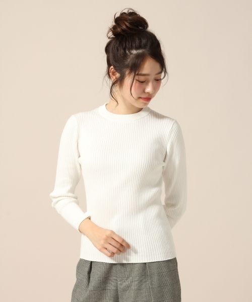 LOWRYS FARM（ローリーズファーム）の「スーピマクルーネックプルオーバー　777991 （ニット/セーター・レディース・ブラック/ライラック/オフホワイト/イエロー/ライム/グレー・MEDIUM/LARGE）」の15枚目の写真