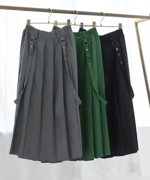 osharewalker（オシャレウォーカー）の「『サス付きプリーツスカート』（スカート・レディース・グリーン/グレー/ブラック/レッド/ベージュ/ライトグレー・FREE）」の7枚目の写真