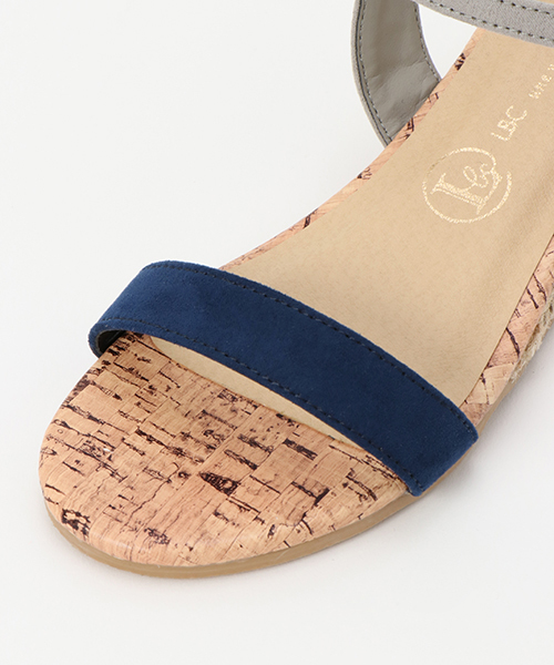 LBC（エルビーシー）の「【WEB限定 LLサイズ有り】スリムベルトサンダル（サンダル・レディース・ゴールド/イエロー/ネイビー/シルバー・X-LARGE/MEDIUM/LARGE）」の11枚目の写真