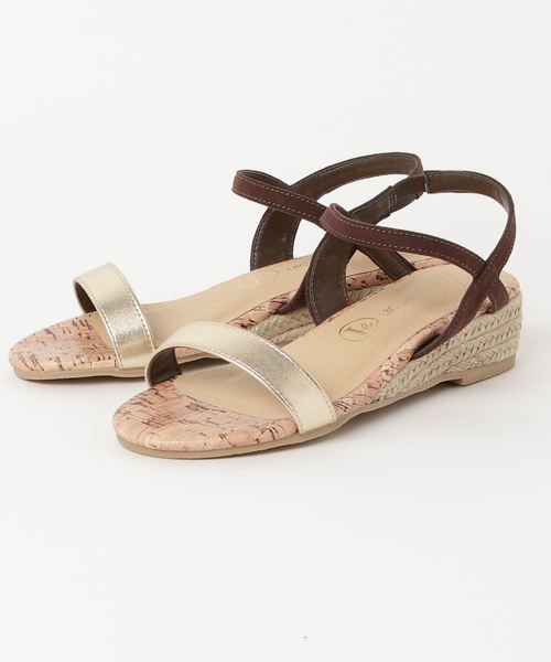 LBC（エルビーシー）の「【WEB限定 LLサイズ有り】スリムベルトサンダル（サンダル・レディース・ゴールド/イエロー/ネイビー/シルバー・X-LARGE/MEDIUM/LARGE）」の17枚目の写真