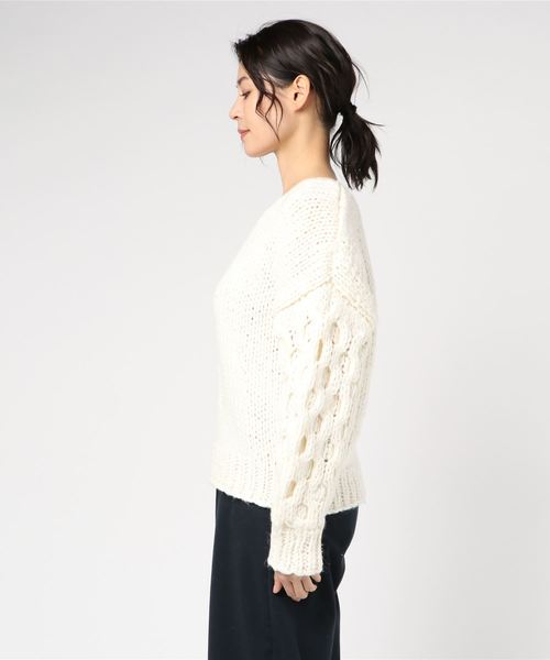 Emma Taylor（エマテイラー）の「ハンドニットアランスリーブプルオーバー（ニット/セーター・レディース・ホワイト/ネイビー・FREE）」の3枚目の写真