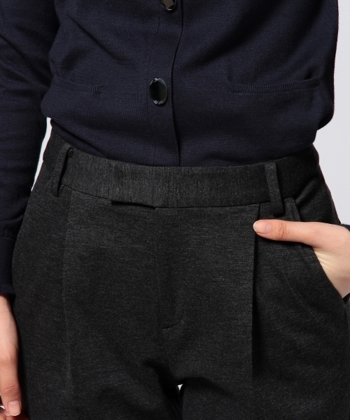 UNITED ARROWS(ユナイテッドアローズ)の「UAB A/N/R PONTE タック パンツ②◇(その他パンツ・レディース・グレー/ブラック・40/36/38/34)」の7枚目の写真
