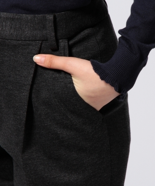 UNITED ARROWS(ユナイテッドアローズ)の「UAB A/N/R PONTE タック パンツ②◇(その他パンツ・レディース・グレー/ブラック・40/36/38/34)」の8枚目の写真