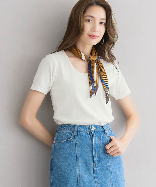 Pierrot(ピエロ)の「ネックが選べる 半袖テレコリブ カットソー(Tシャツ/カットソー・レディース・ネイビー/パープル系その他4/パープル系その他2/ホワイト系その他3/ブラック系その他4/パープル系その他/ブルーパープル/オレンジ系その他/ホワイト系その他2/オフホワイト/杢グレー/グリーン/ブラック系その他5/ブラック系その他/ブラック/オレンジ系その他2/ブルー系その他2/オレンジ系その他3/グレー系その他2/ブラック系その他2/グリーン系その他/ブルー系その他/パープル系その他5/ホワイト系その他5/グレー系その他/グリーン系その他2/イエロー系その他/パープル系その他3/ブラック系その他3/ホワイト系その他4/ホワイト系その他/ベージュ系その他2/イエロー・L/M)」の3枚目の写真
