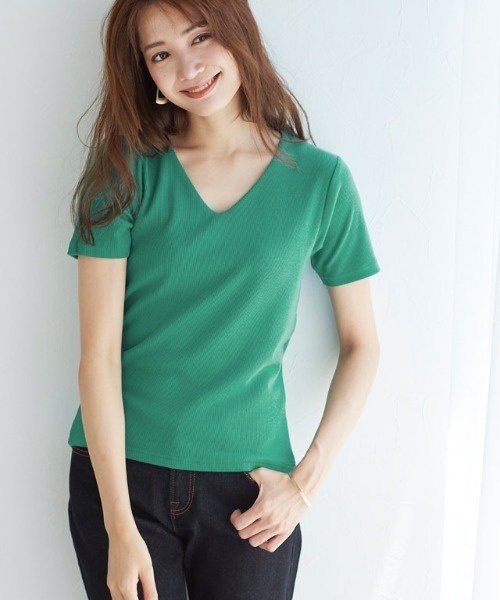 Pierrot(ピエロ)の「ネックが選べる 半袖テレコリブ カットソー(Tシャツ/カットソー・レディース・ネイビー/パープル系その他4/パープル系その他2/ホワイト系その他3/ブラック系その他4/パープル系その他/ブルーパープル/オレンジ系その他/ホワイト系その他2/オフホワイト/杢グレー/グリーン/ブラック系その他5/ブラック系その他/ブラック/オレンジ系その他2/ブルー系その他2/オレンジ系その他3/グレー系その他2/ブラック系その他2/グリーン系その他/ブルー系その他/パープル系その他5/ホワイト系その他5/グレー系その他/グリーン系その他2/イエロー系その他/パープル系その他3/ブラック系その他3/ホワイト系その他4/ホワイト系その他/ベージュ系その他2/イエロー・L/M)」の17枚目の写真