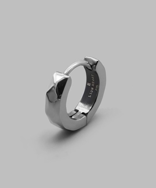 LION HEART（ライオンハート）の「【LION HEART】LH-1 WEB限定 カッティングフープピアス 03EA0015　メンズギフト/誕生日/クリスマス/プレゼント/ペアアクセ（ピアス（片耳用）・メンズ・ブラック/シルバー/ゴールド/シルバー×ゴールド/ブラック系その他3/シルバー系その他2/ブラック系その他2/シルバー系その他3/ピンク/ブルー/ブラック系その他4/ブラック系その他6/ブラック系その他5・FREE）」の5枚目の写真