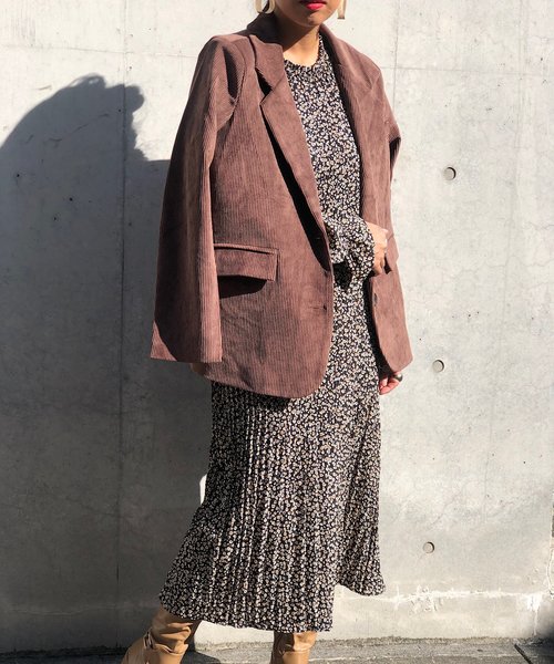 PARKS TOKYO SELECT(パークストウキョウセレクト)の「クルーネックプリーツワンピース(ワンピース・レディース・ブラック/ネイビー/アイボリー/キャメル・FREE)」の10枚目の写真