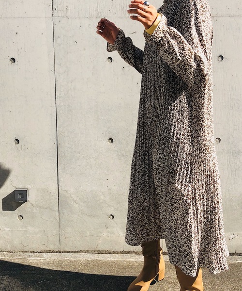 PARKS TOKYO SELECT(パークストウキョウセレクト)の「クルーネックプリーツワンピース(ワンピース・レディース・ブラック/ネイビー/アイボリー/キャメル・FREE)」の12枚目の写真