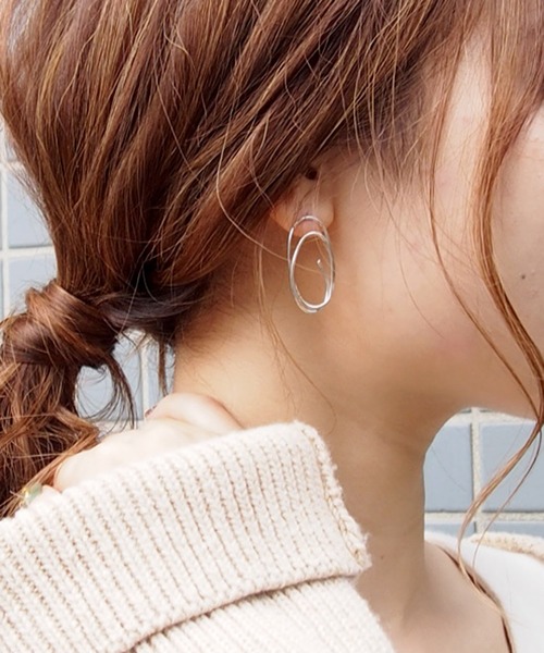 SALON(サロン)の「手作業で仕上げた真鍮線ピアス(ピアス(両耳用)・レディース・シルバー/ゴールド・FREE)」の4枚目の写真