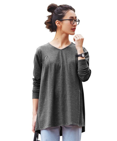 IEDIT(イディット)の「IEDIT 汗ジミ軽減加工をほどこしたフレアータックロングTシャツ(Tシャツ/カットソー・レディース・ブラック/杢グレー/モカ・MEDIUM/LARGE/X-LARGE/XX-LARGE/XXX-LARGE/SMALL)」の3枚目の写真