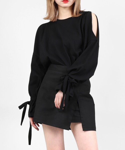 DING（ディング）の「DING/キャンディスリーブ肩あきロングTシャツ（Tシャツ/カットソー・レディース・ホワイト/ブラック・FREE）」の2枚目の写真