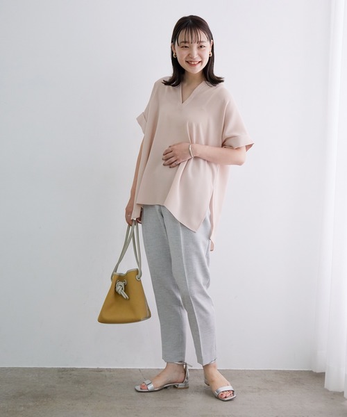 ADAM ET ROPE'（アダムエロペ）の「エステルツイルドルマンブラウス（シャツ/ブラウス・レディース・グリーン/ダークブラウン/ピンク/ホワイト・FREE）」の18枚目の写真