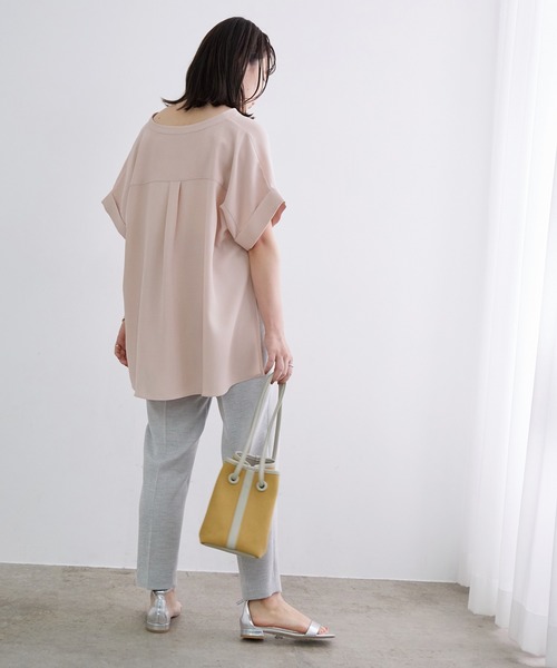 ADAM ET ROPE'（アダムエロペ）の「エステルツイルドルマンブラウス（シャツ/ブラウス・レディース・グリーン/ダークブラウン/ピンク/ホワイト・FREE）」の13枚目の写真