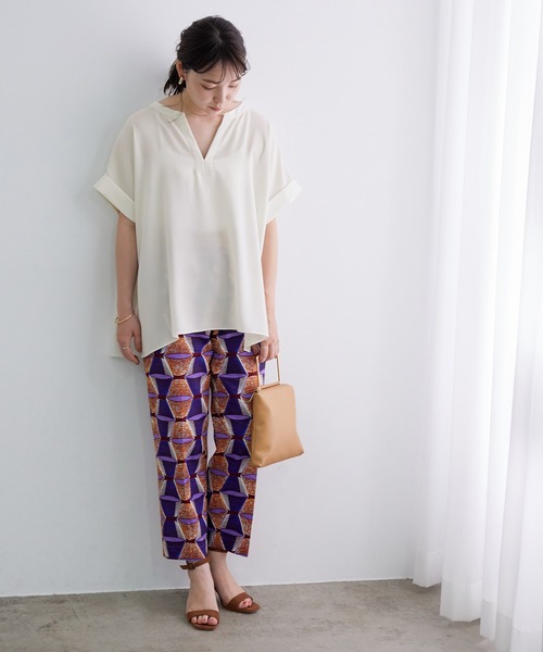 ADAM ET ROPE'（アダムエロペ）の「エステルツイルドルマンブラウス（シャツ/ブラウス・レディース・グリーン/ダークブラウン/ピンク/ホワイト・FREE）」の8枚目の写真