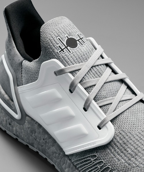 スニーカー ウルトラブースト 20 × ジェームズ・ボンド [Ultraboost 20 