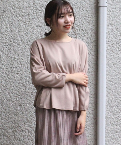 ASTORIA ODIER(アストリアオディール)の「ウエストタック ドルマンプルオーバー(Tシャツ/カットソー・レディース・ホワイト/チャコールグレー/モカ/グレイッシュベージュ・MEDIUM)」の4枚目の写真
