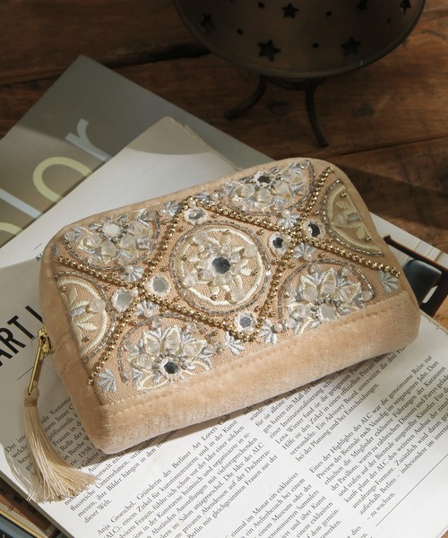 BAYFLOW（ベイフロー）の「BFビーズポーチ（ポーチ・レディース・ベージュ/ネイビー・0）」の2枚目の写真