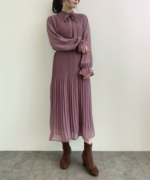 earth music&ecology（アースミュージックアンドエコロジー）の「2WAYリボン消しプリーツワンピース　＊（ワンピース・レディース・ブラック/ラベンダー/ドット/ブラック系その他5・FREE）」の7枚目の写真