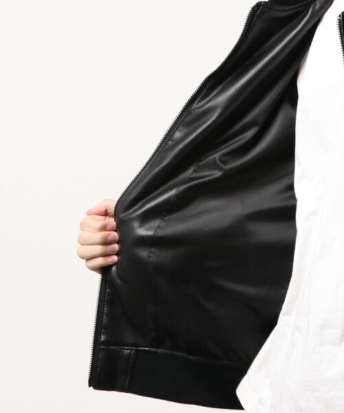 AZUL by moussy（アズールバイマウジー）の「FAUX LEATHER MA-1