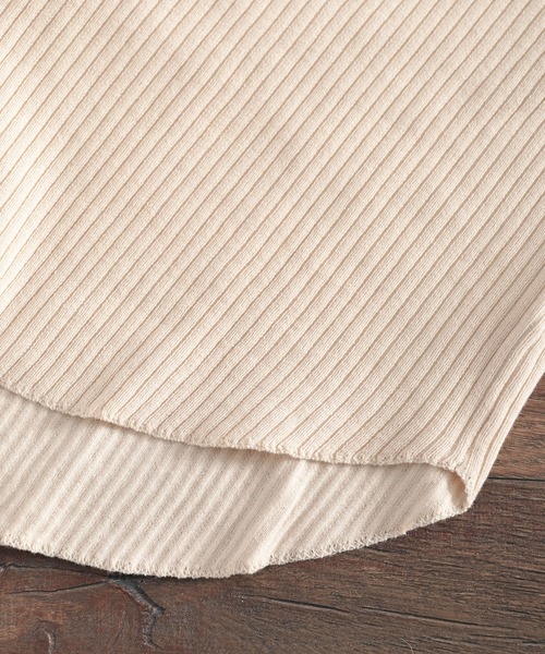 さらり、大人こなれ感。オーガニックコットンノースリーブハイネックリブニット