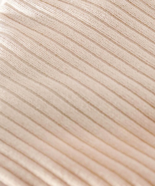 さらり、大人こなれ感。オーガニックコットンノースリーブハイネックリブニット