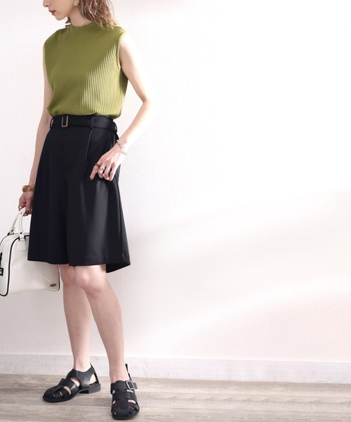 classicalelf（クラシカルエルフ）の「さらり、大人こなれ感。オーガニックコットン ノースリーブ シンプル ハイネックリブニット（Tシャツ/カットソー・レディース・ブラック/ベージュ/グレイッシュベージュ/グリーン系その他/ブラウン系その他/グレー系その他・MEDIUM/LARGE/X-LARGE/SMALL）」の16枚目の写真