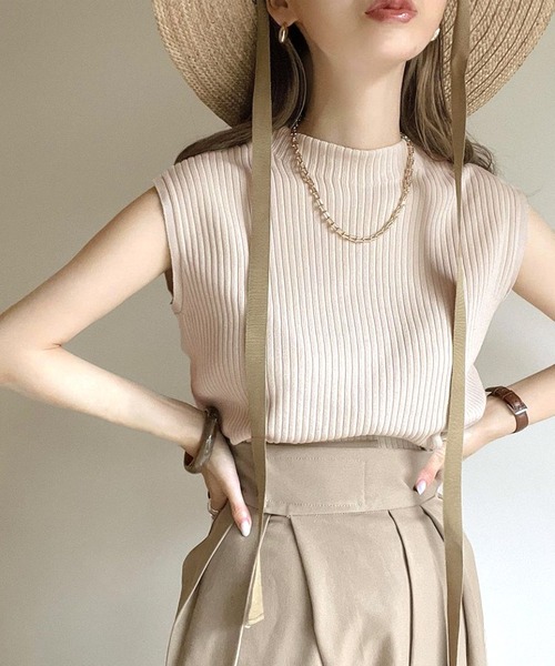 classicalelf（クラシカルエルフ）の「さらり、大人こなれ感。オーガニックコットン ノースリーブ シンプル ハイネックリブニット（Tシャツ/カットソー・レディース・ブラック/ベージュ/グレイッシュベージュ/グリーン系その他/ブラウン系その他/グレー系その他・MEDIUM/LARGE/X-LARGE/SMALL）」の19枚目の写真