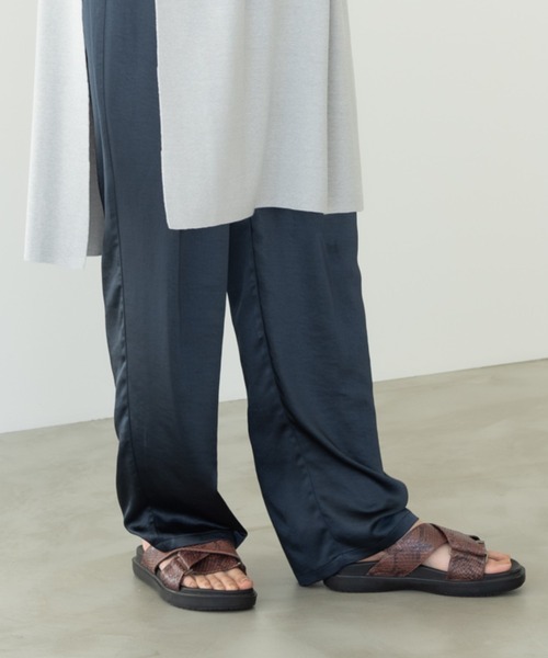 Solace（ソレイス）の「クロスストラップパイソンサンダル/solace（サンダル・レディース・ホワイト/ブラック/ブラウン・MEDIUM/LARGE）」の21枚目の写真